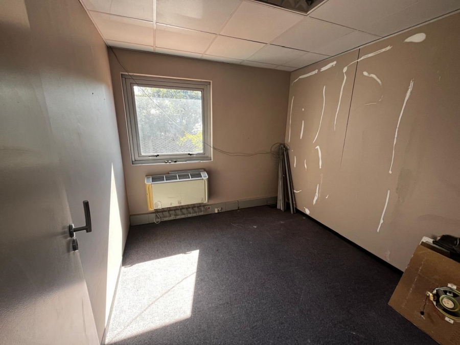 To Let Commercial Property for Rent in Rosendal Western Cape